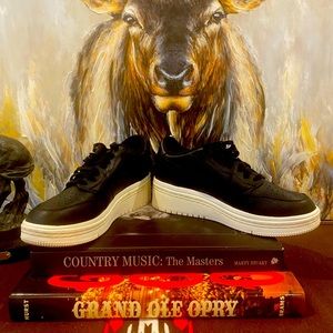 Nike Air Jordan retro women’s low lifted Black